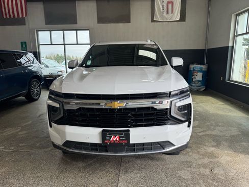 Used 2025 Chevrolet Suburban LS AWD/4WD image 2