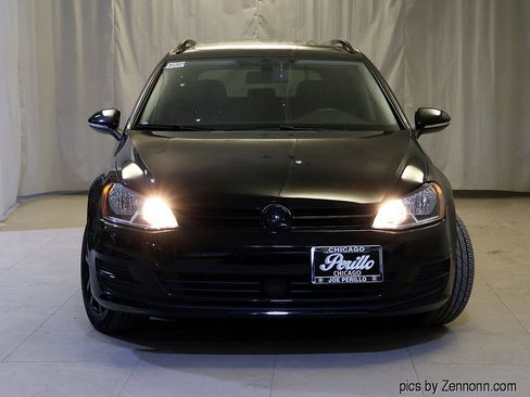 Used 2016 Volkswagen Golf image 5