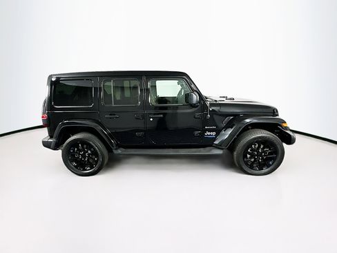 Used 2022 Jeep Wrangler Unlimited Sahara w/ Safety Group AWD/4WD image 10