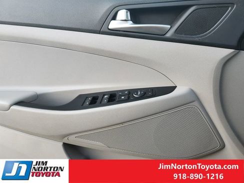 Used 2019 Hyundai Tucson SE image 24