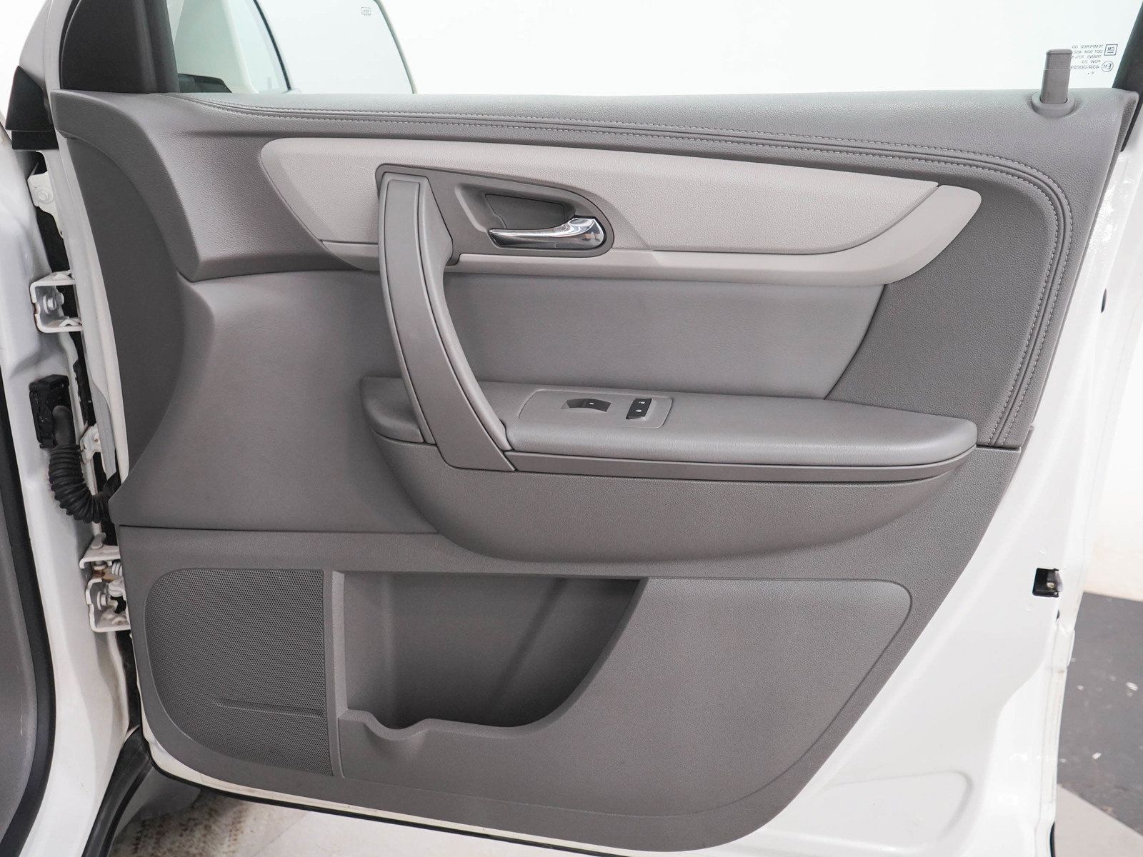 Used 2015 Chevrolet Traverse LT w/ Style and Technology Package AWD/4WD image 11