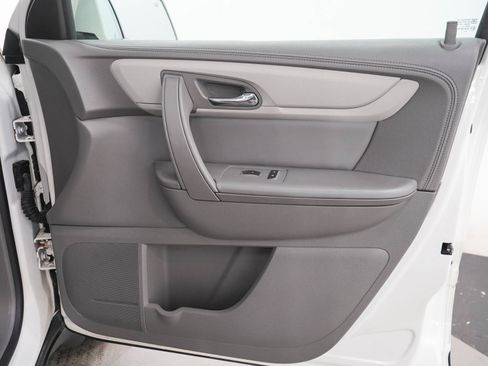 Used 2015 Chevrolet Traverse LT w/ Style and Technology Package AWD/4WD image 11