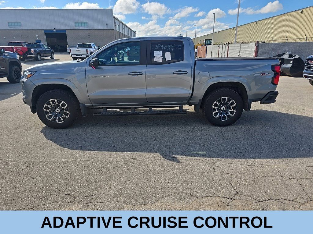 Used 2026 Chevrolet Colorado Z71 w/ Technology Package AWD/4WD image 3