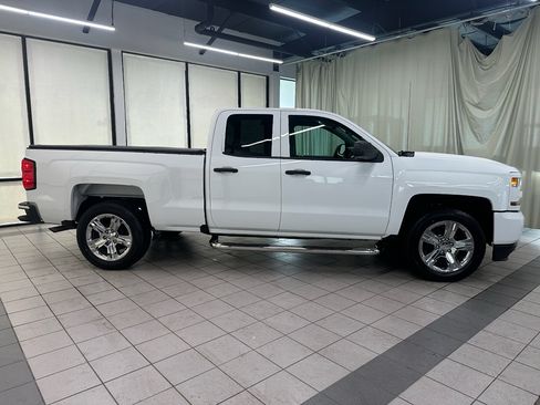 Used 2019 Chevrolet Silverado 1500 Custom w/ Texas Edition AWD/4WD image 3