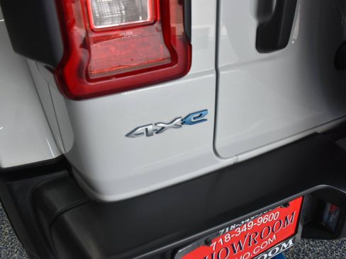 Used 2024 Jeep Wrangler Unlimited Sahara w/ Safety Group AWD/4WD image 6