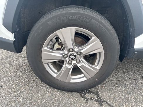 Used 2023 Toyota RAV4 XLE AWD/4WD image 9