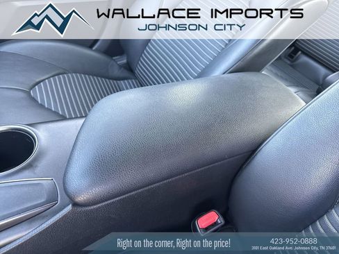 Used 2021 Toyota Camry SE image 18