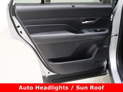 Used 2025 Toyota Grand Highlander FWD image 27