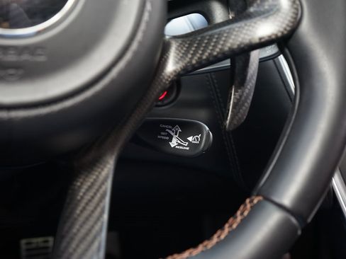 Used 2018 McLaren 570S Spider image 25