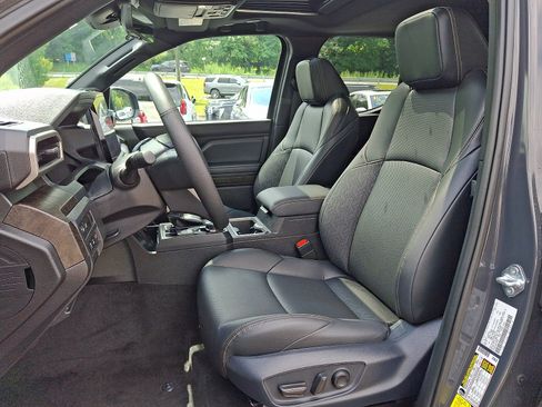 Used 2025 Toyota Tacoma Limited AWD/4WD image 14