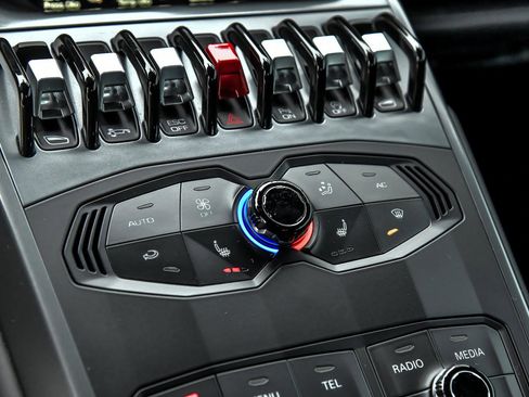 Used 2018 Lamborghini Huracan LP 580-2 image 31