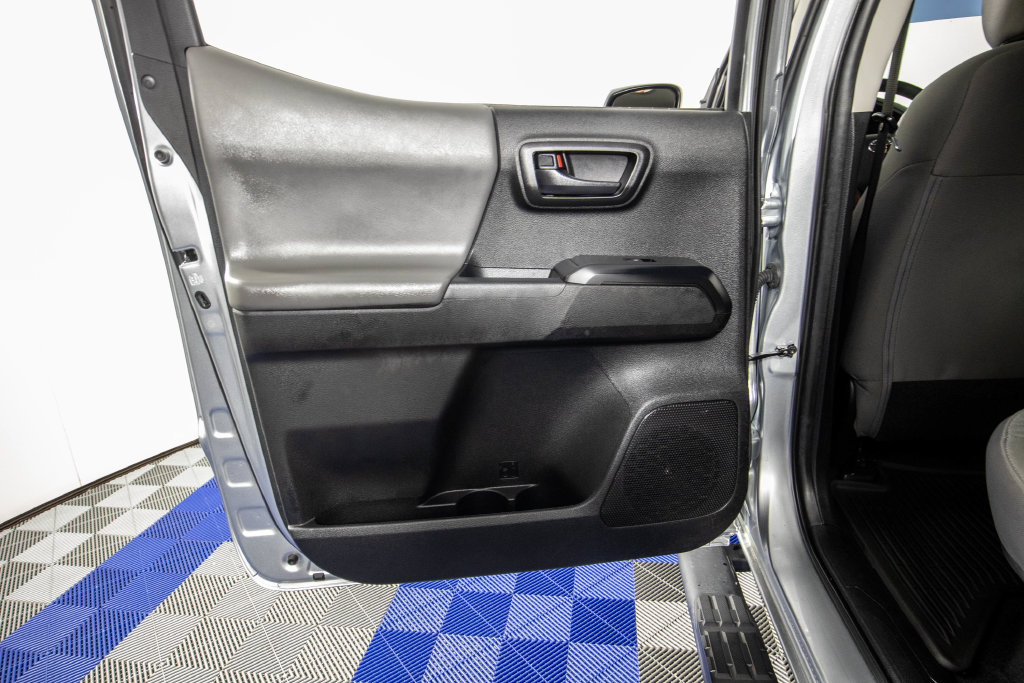 Used 2022 Toyota Tacoma SR w/ SR Convenience Package RWD image 16