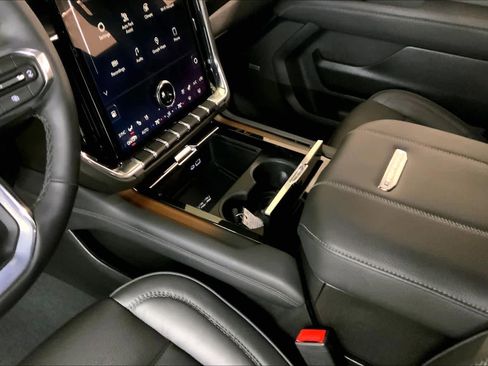 Used 2026 GMC Yukon Denali image 17