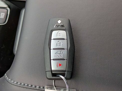 New 2026 Mitsubishi Outlander SE image 30