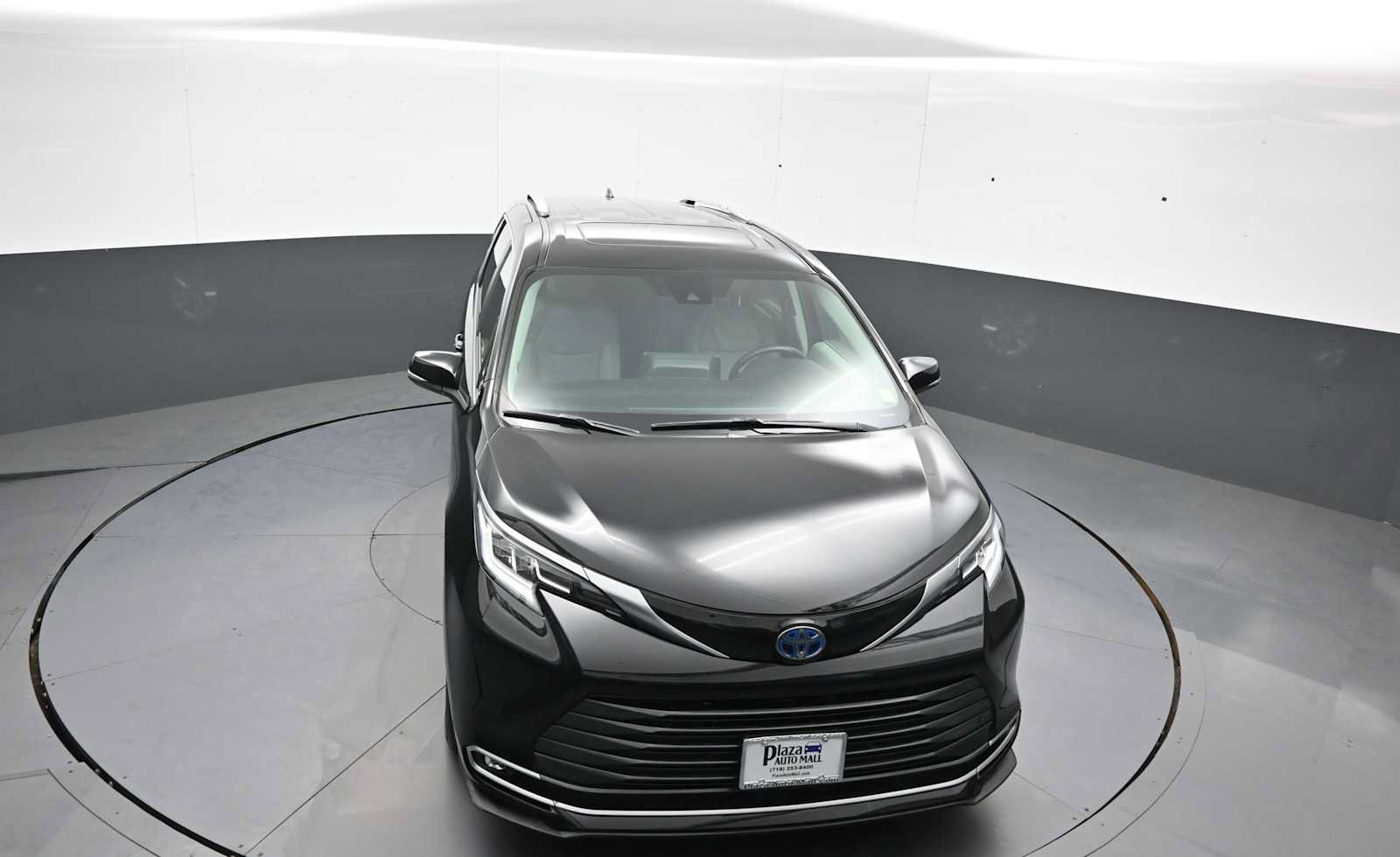 Used 2024 Toyota Sienna Limited AWD/4WD image 37