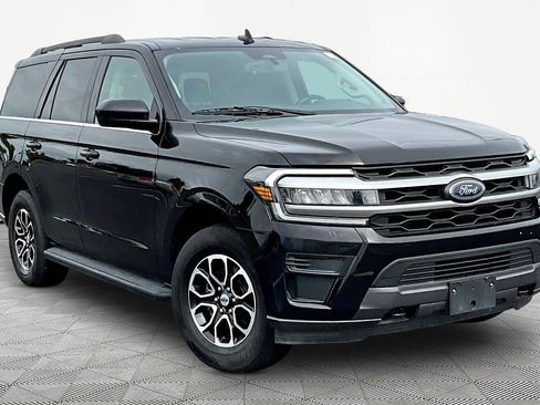 Used 2022 Ford Expedition XLT AWD/4WD image 3