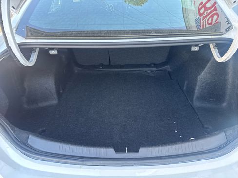 Used 2024 Chevrolet Malibu LT image 34