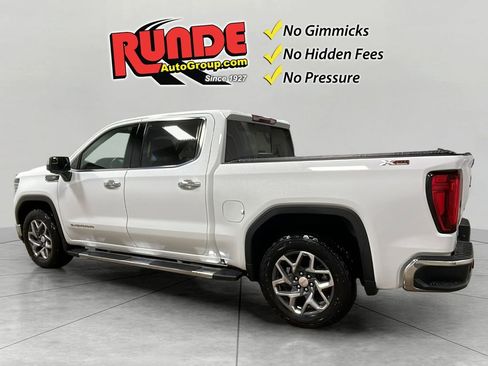 Used 2023 GMC Sierra 1500 SLT w/ SLT Premium Package image 3