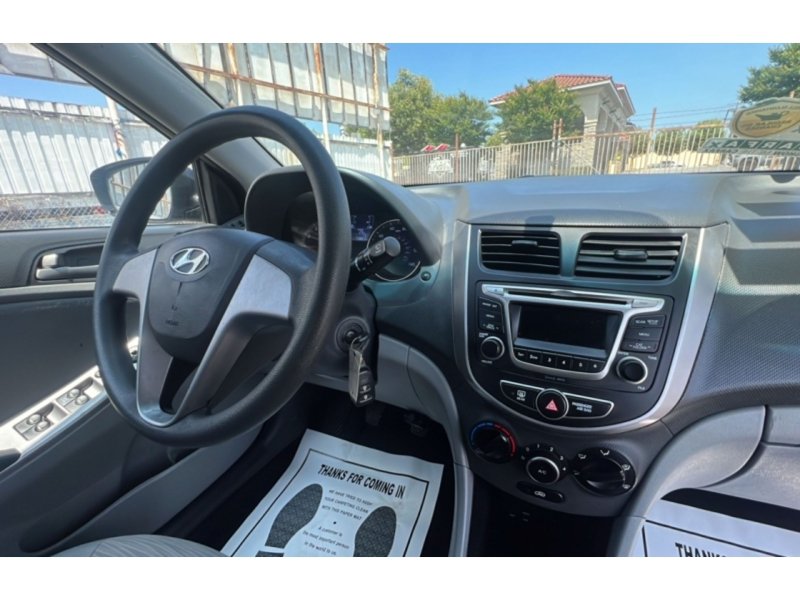 Used 2016 Hyundai Accent SE FWD image 20