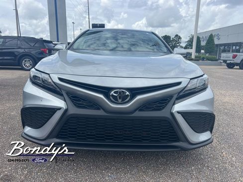 Used 2024 Toyota Camry SE FWD image 2