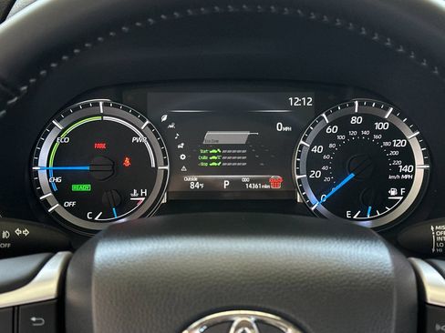Used 2025 Toyota Highlander XLE AWD/4WD image 24