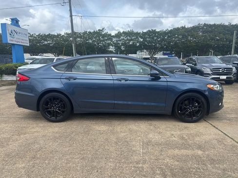 Used 2019 Ford Fusion SE w/ Equipment Group 151A image 4