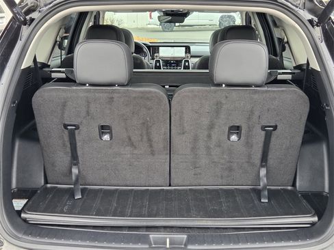 Used 2023 Kia Sorento EX w/ Panoramic Sunroof Package image 9