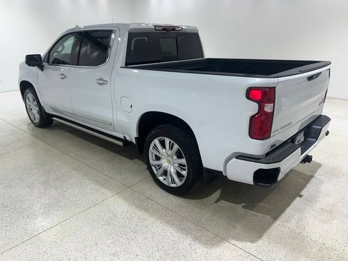 Used 2026 Chevrolet Silverado 1500 High Country AWD/4WD image 3