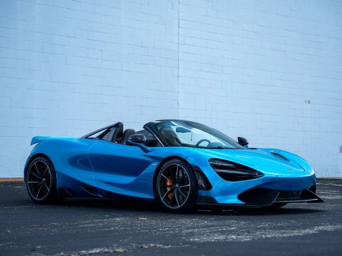 Used 2020 McLaren 720S Spider image 8