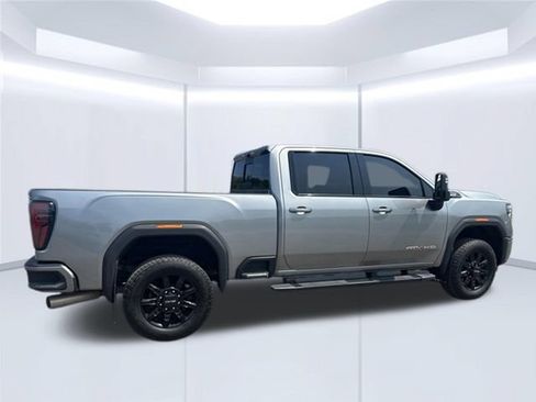 Used 2025 GMC Sierra 2500 AT4 w/ Technology Package AWD/4WD image 12