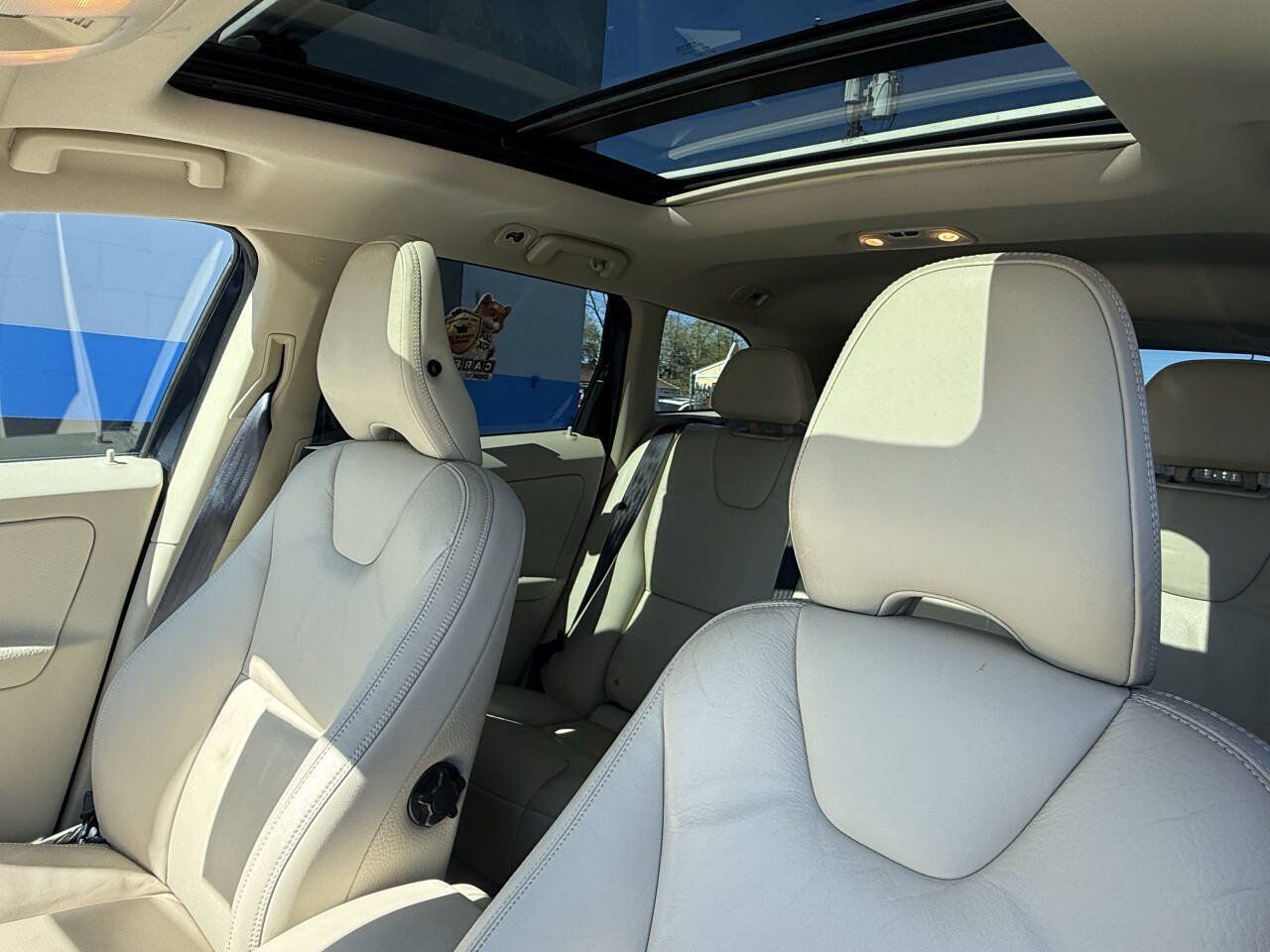 Used 2013 Volvo XC60 T6 AWD/4WD image 9