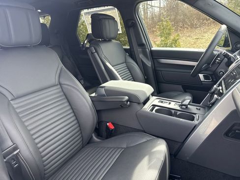 New 2026 Land Rover Discovery Limited Edition image 13