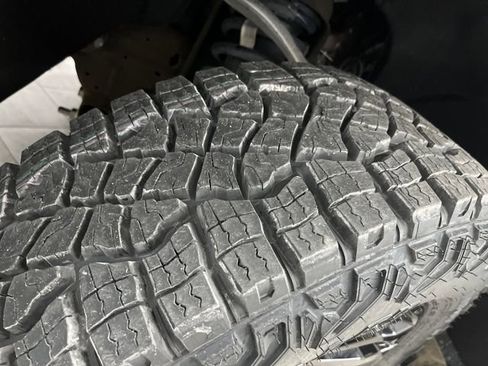 Used 2022 GMC Sierra 1500 AT4X image 46