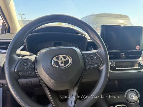 Used 2025 Toyota Corolla LE image 6