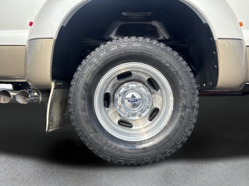 Used 2011 Ford F350 Lariat w/ Lariat Ultimate Pkg AWD/4WD image 34