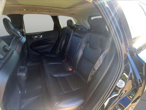Used 2023 Volvo XC60 B5 Core w/ Climate Package FWD image 21