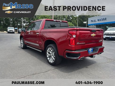 Used 2024 Chevrolet Silverado 1500 High Country w/ Technology Package AWD/4WD image 5