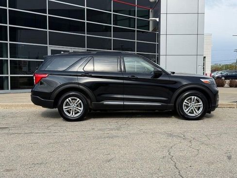 Used 2020 Ford Explorer XLT w/ Equipment Group 202A AWD/4WD image 2