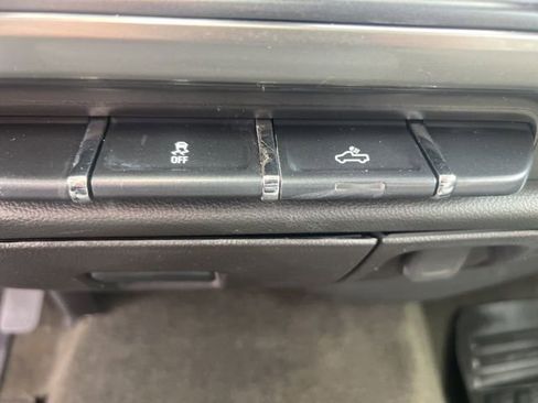 Used 2018 Chevrolet Silverado 1500 LTZ AWD/4WD image 29