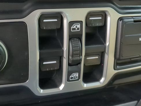 Used 2018 Jeep Wrangler Unlimited Sport S AWD/4WD image 54