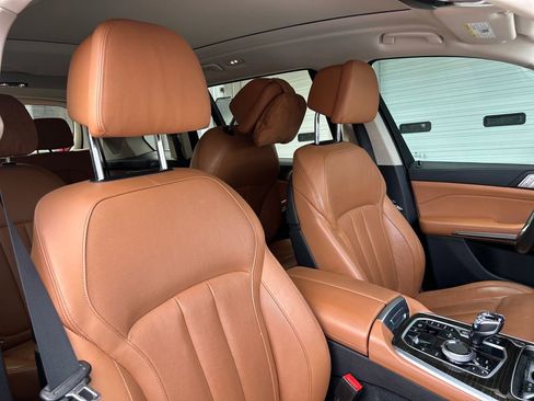 Used 2021 BMW X7 xDrive40i w/ Executive Package AWD/4WD image 14