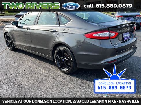 Used 2016 Ford Fusion SE image 6