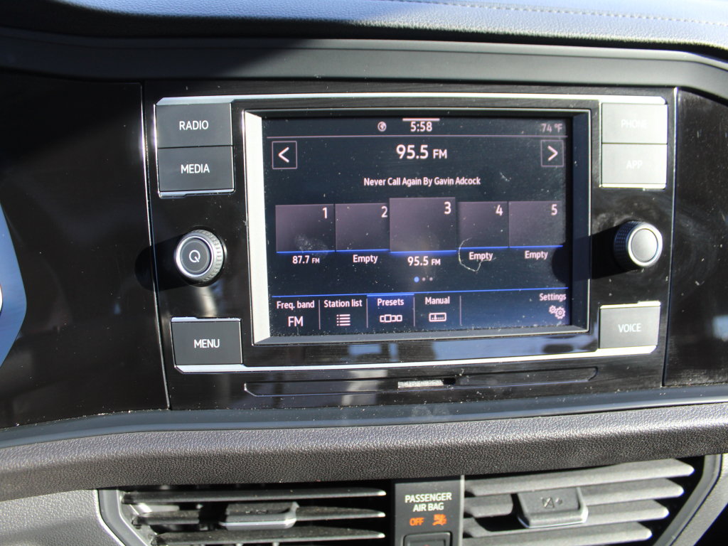 Used 2023 Volkswagen Jetta SE w/ Panoramic Sunroof Package FWD image 11