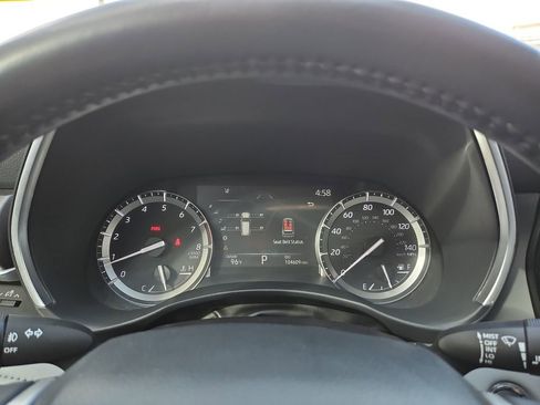 Used 2022 Toyota Highlander XLE image 23