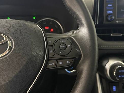 Used 2021 Toyota RAV4 XLE Premium FWD image 31