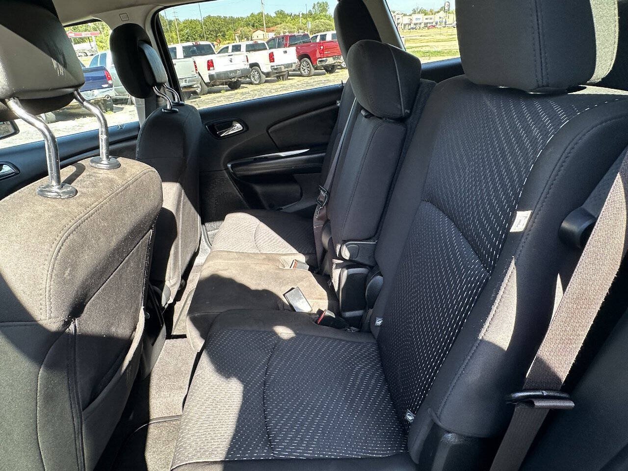 Used 2019 Dodge Journey SE FWD image 11
