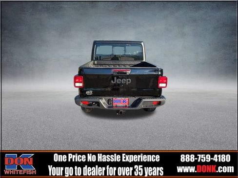 Used 2025 Jeep Gladiator Sport image 7