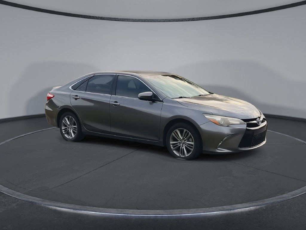 Used 2016 Toyota Camry SE FWD image 2