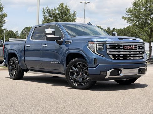 Used 2026 GMC Sierra 1500 Denali AWD/4WD image 3