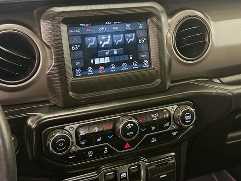 Used 2022 Jeep Wrangler Sport S image 23